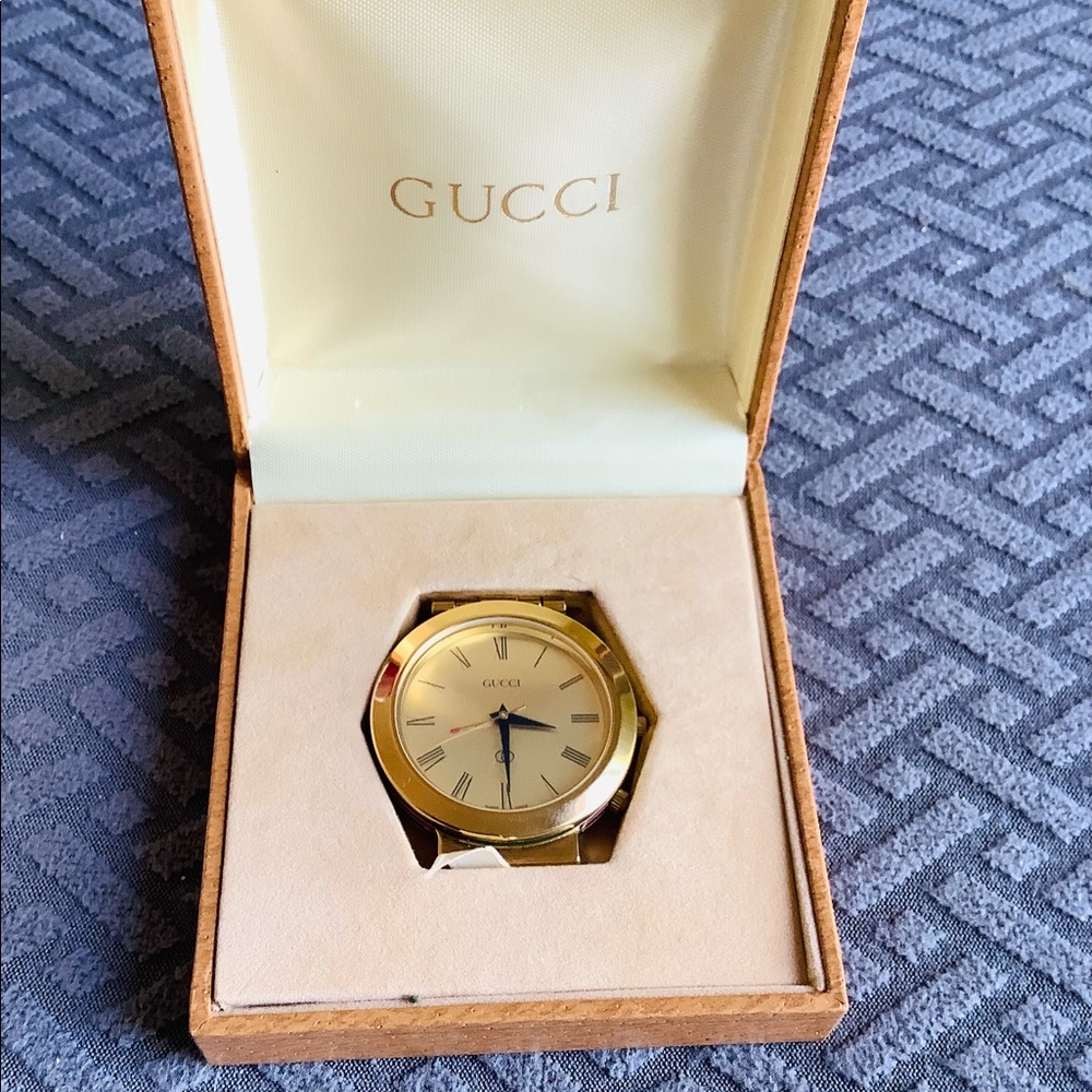 Beautiful GUCCI desk or travel watch with box 🌟🌟 - Picture 3 of 9